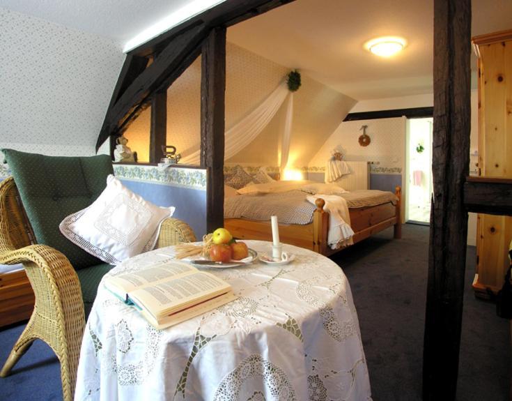 Alte Weinstuben Steinfelder Hof Garni Bed & Breakfast Ellenz-Poltersdorf Bilik gambar