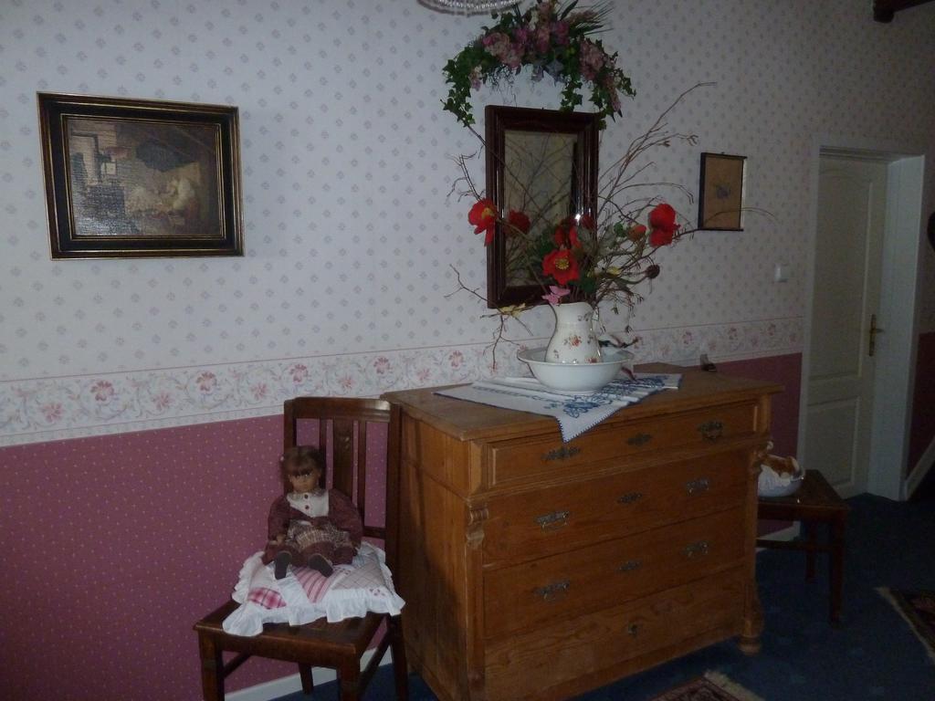 Alte Weinstuben Steinfelder Hof Garni Bed & Breakfast Ellenz-Poltersdorf Luaran gambar