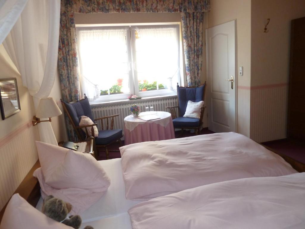 Alte Weinstuben Steinfelder Hof Garni Bed & Breakfast Ellenz-Poltersdorf Bilik gambar