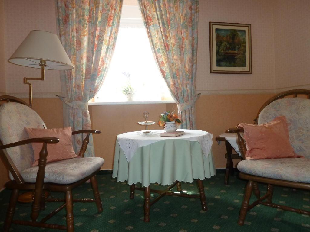 Alte Weinstuben Steinfelder Hof Garni Bed & Breakfast Ellenz-Poltersdorf Bilik gambar